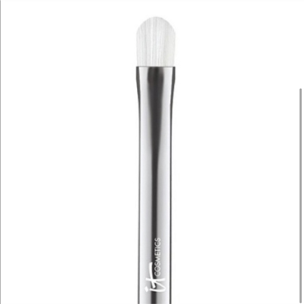 NIB IT Cosmetics Heavenly Skin Cream Brush #706